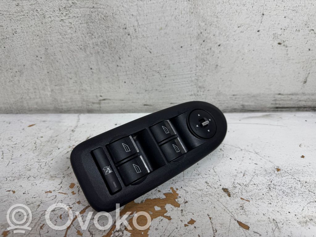 Ford Kuga I Electric window control switch 