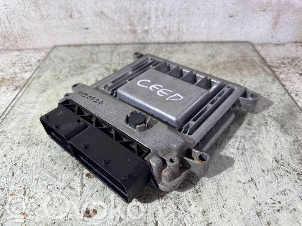 KIA Ceed Engine control unit/module 