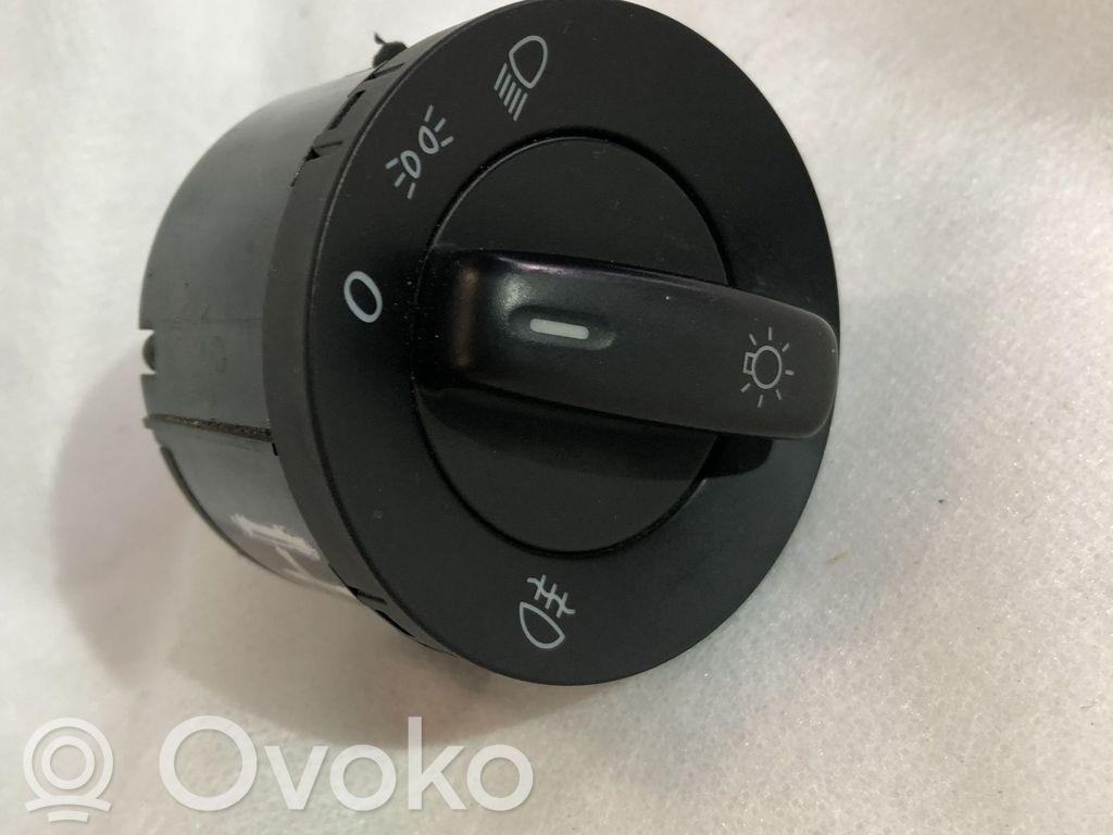 Volkswagen PASSAT B6 Light switch 