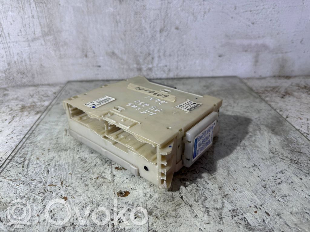 Lexus IS 220D-250-350 Fuse module 