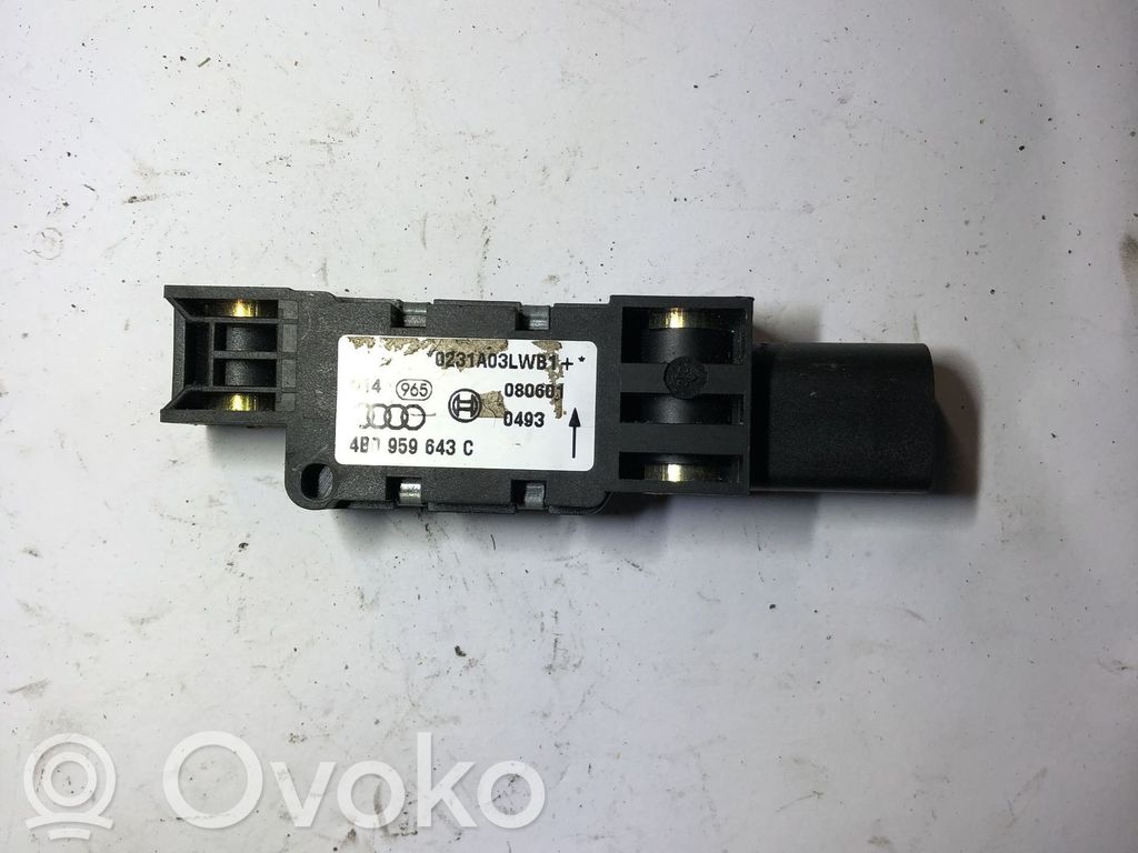 Audi A4 S4 B6 8E 8H Airbag deployment crash/impact sensor 