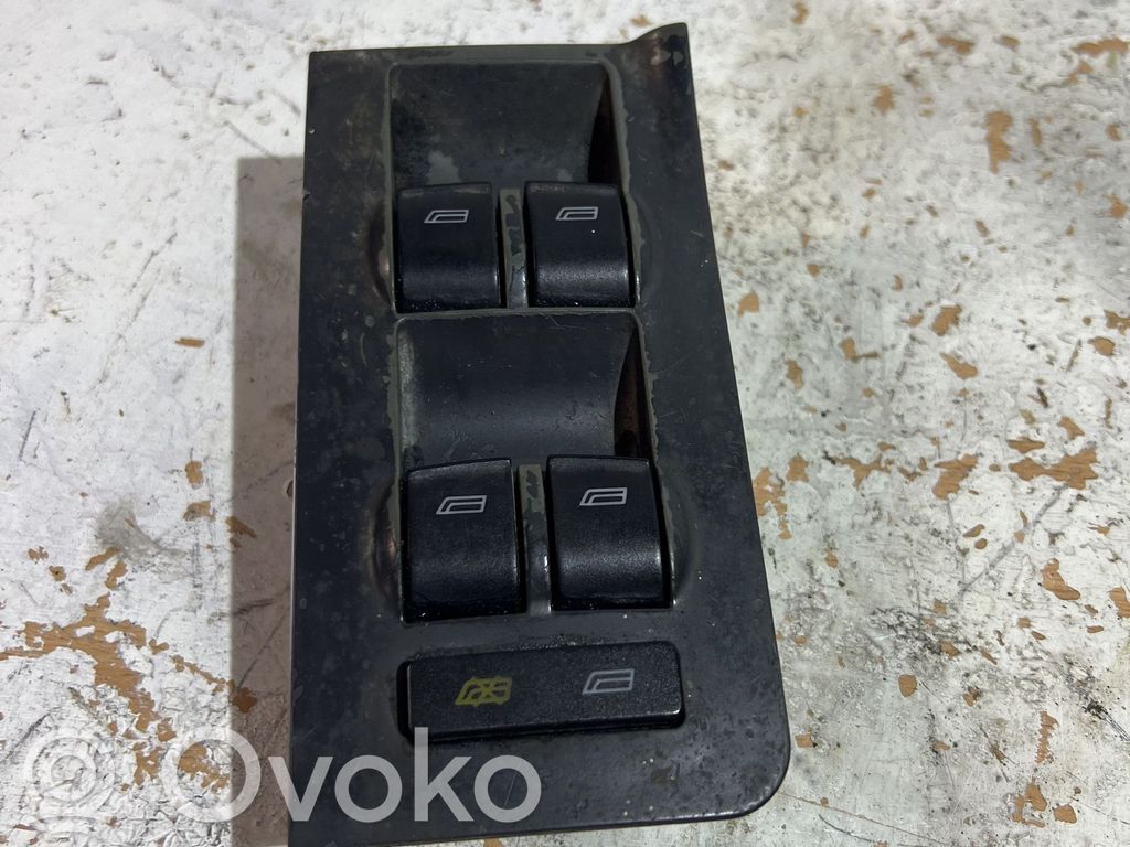 Audi A6 S6 C5 4B Electric window control switch 