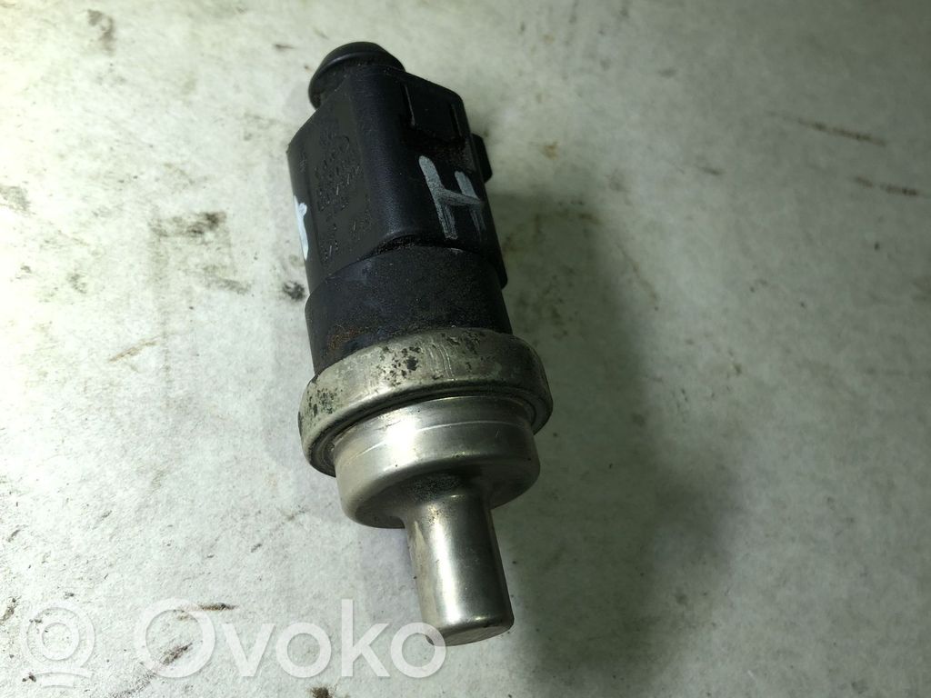Audi A4 S4 B6 8E 8H Coolant temperature sensor 