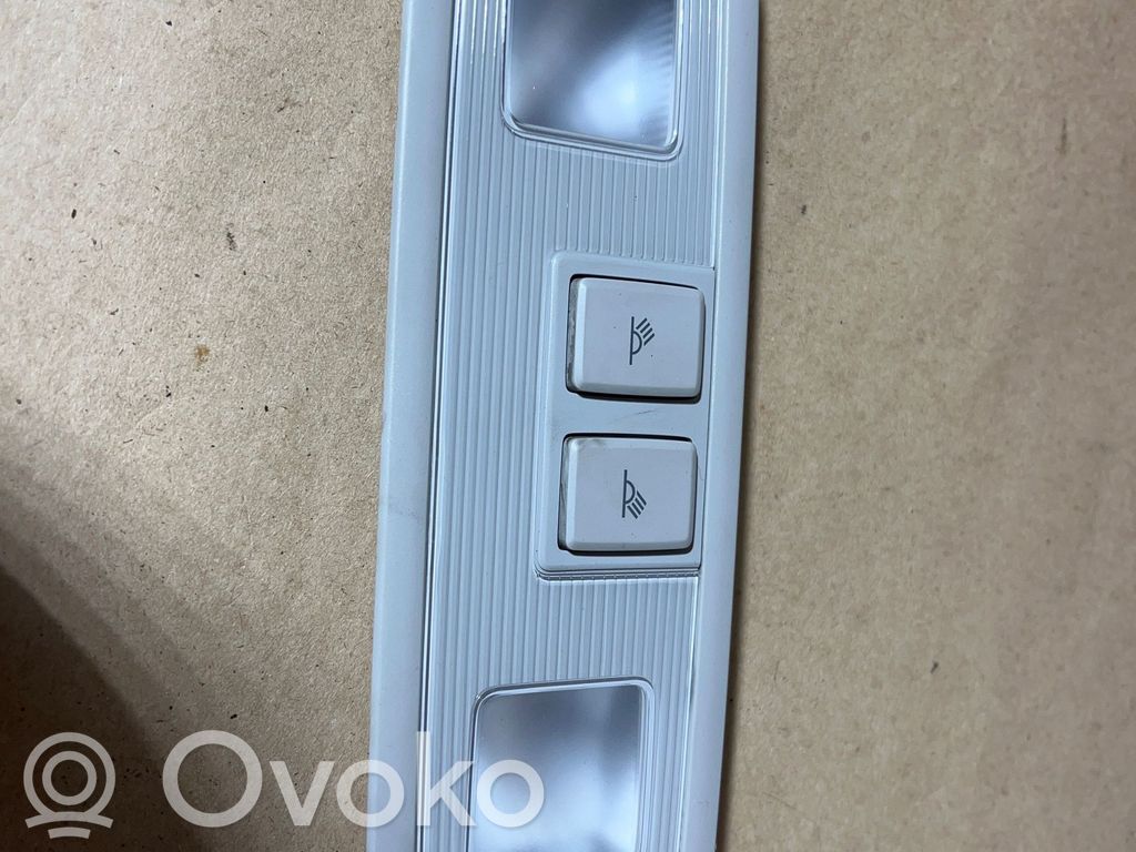 Volkswagen Tiguan Rear seat light 