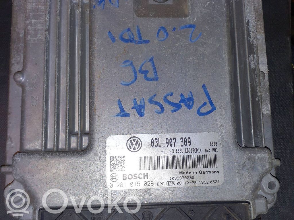 Volkswagen PASSAT B6 Engine control unit/module 