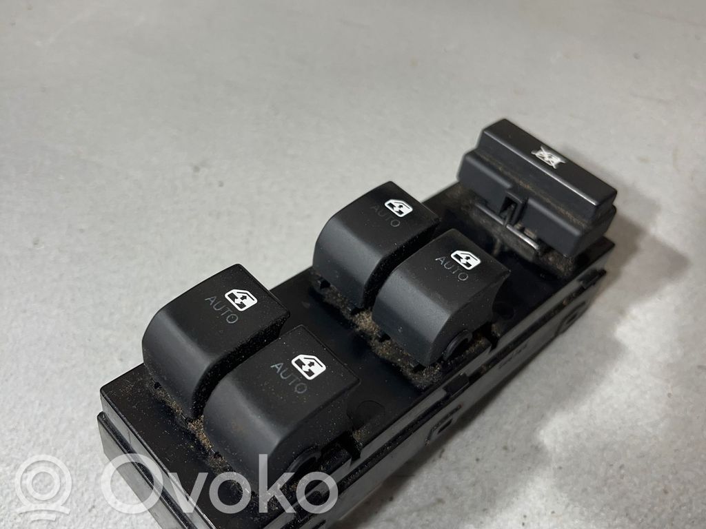 KIA Ceed Electric window control switch 
