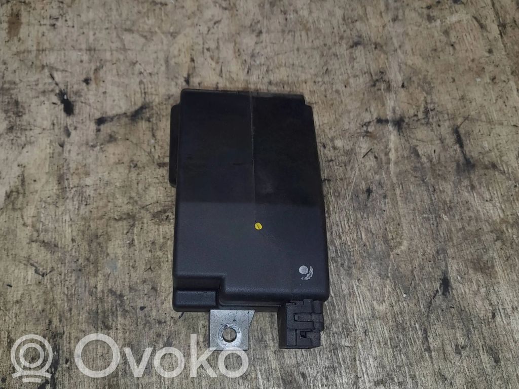 Audi A4 S4 B8 8K Ohjauspyörän lukitus 
