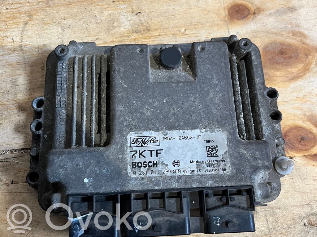 Ford Focus C-MAX Engine control unit/module 