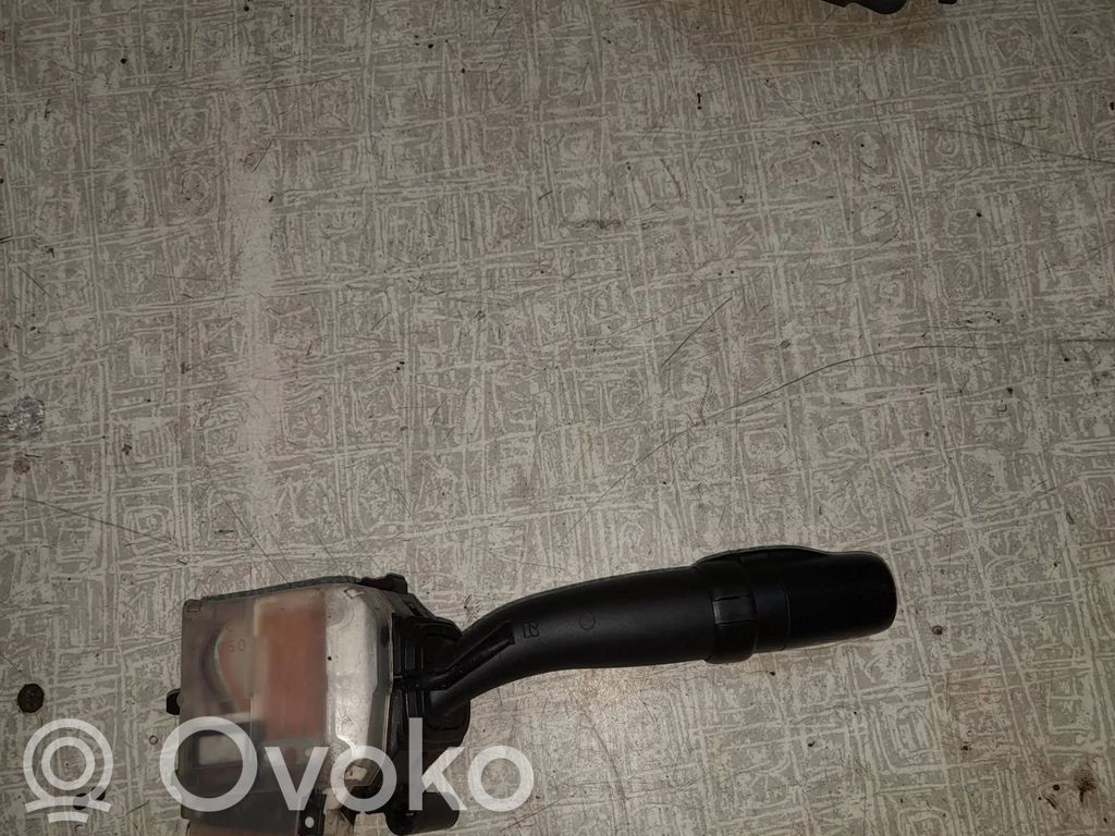 Manetka / Przełącznik kierunkowskazów   05150,173799,84652