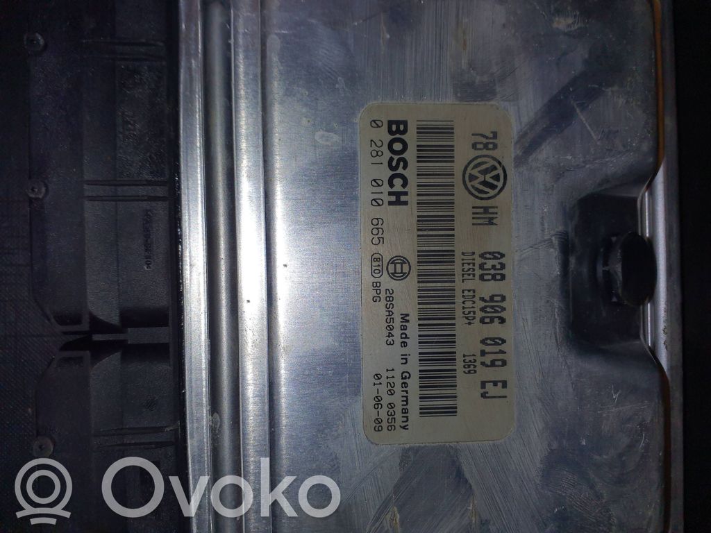 Volkswagen PASSAT B5.5 Engine control unit/module 