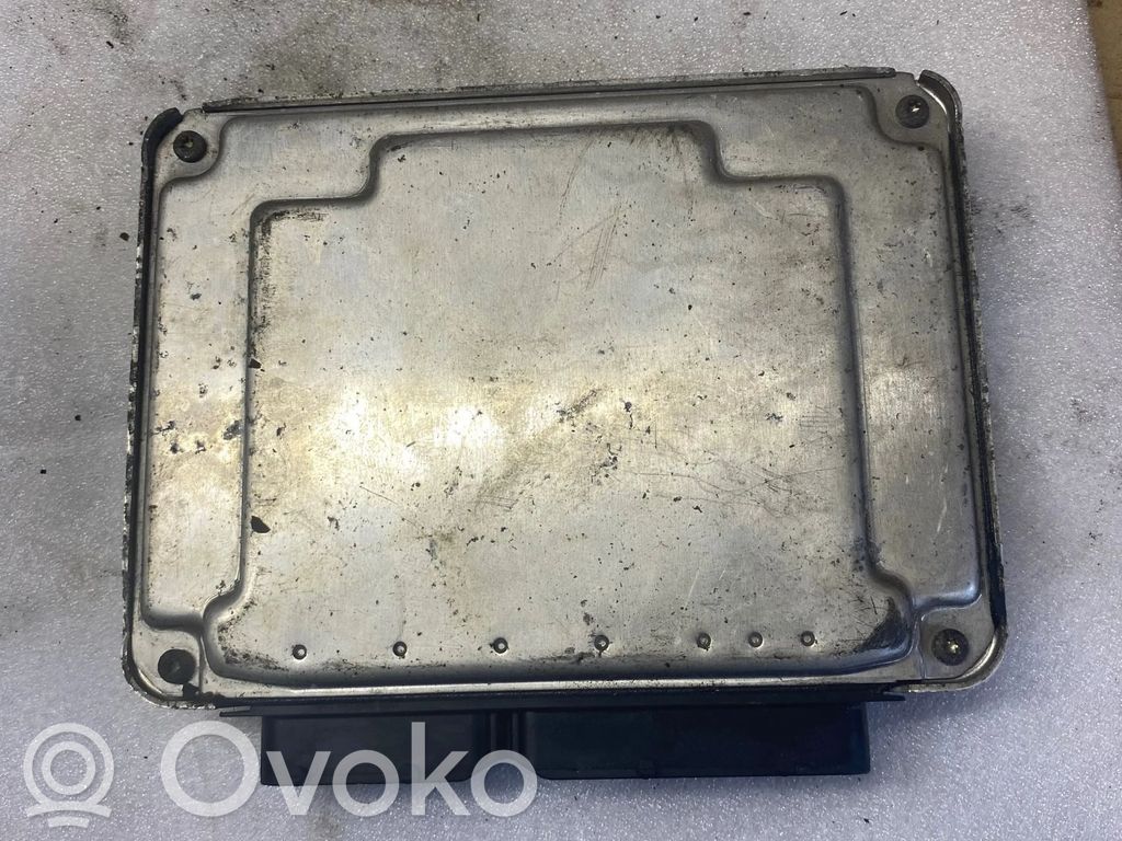 Volkswagen PASSAT B5.5 Engine control unit/module 
