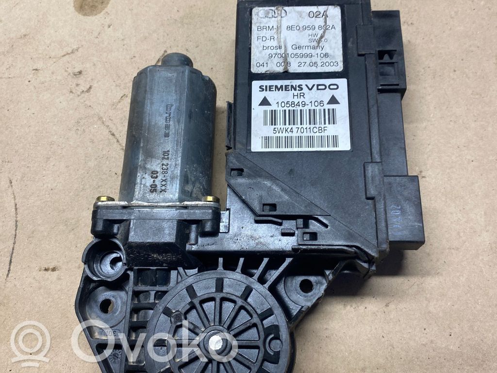 Silnik regulatora szyby drzwi przednich   105849106,8E0959802A,5WK47011CBF