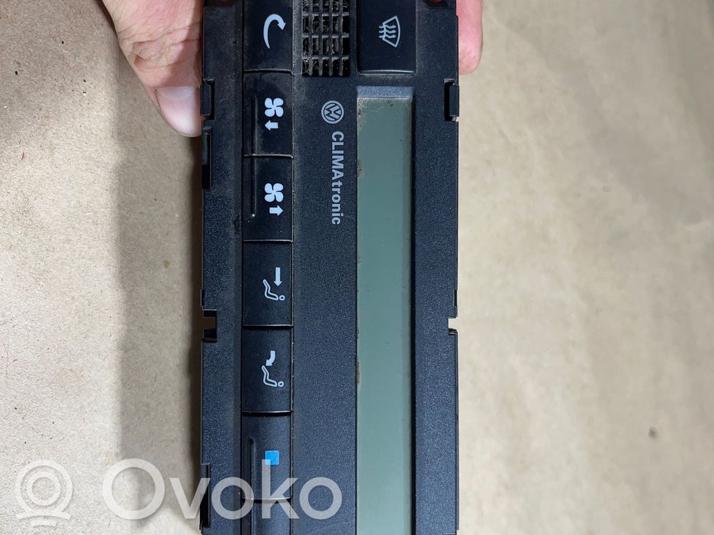 Volkswagen PASSAT B5 Climate control unit 