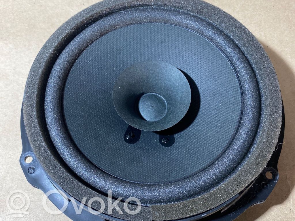 Ford Focus Rear door speaker 