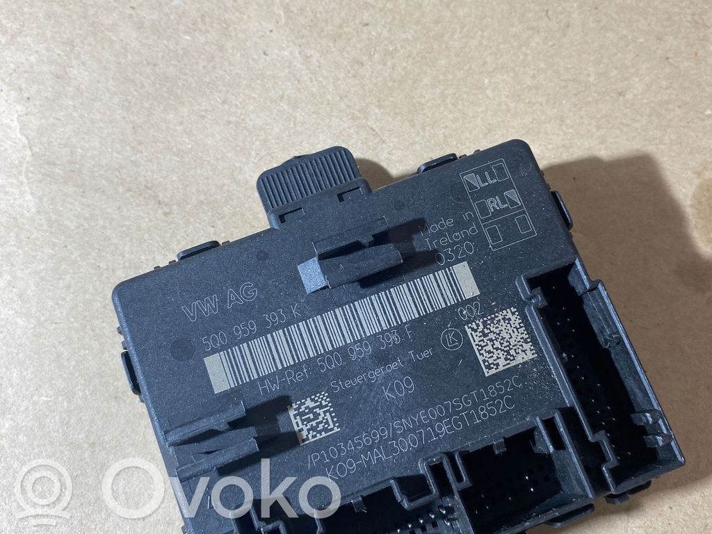 Volkswagen Tiguan Door control unit/module 
