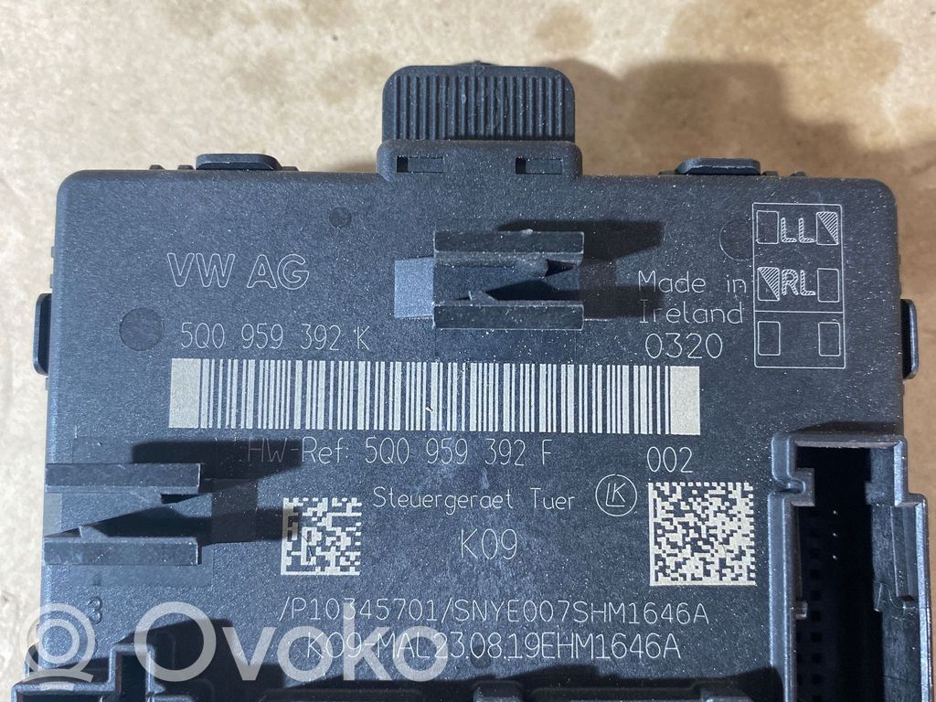 Volkswagen Tiguan Door control unit/module 
