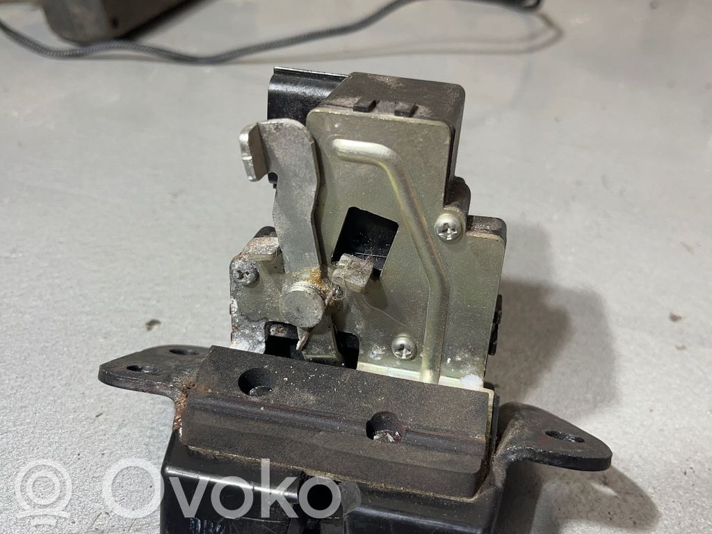 Tailgate/trunk/boot lock/catch/latch