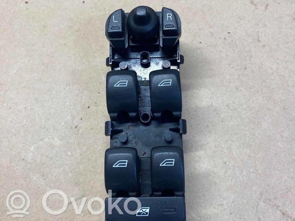 Volvo V40 Electric window control switch 