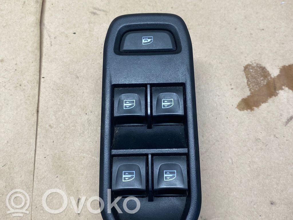 Dacia Duster II Electric window control switch 