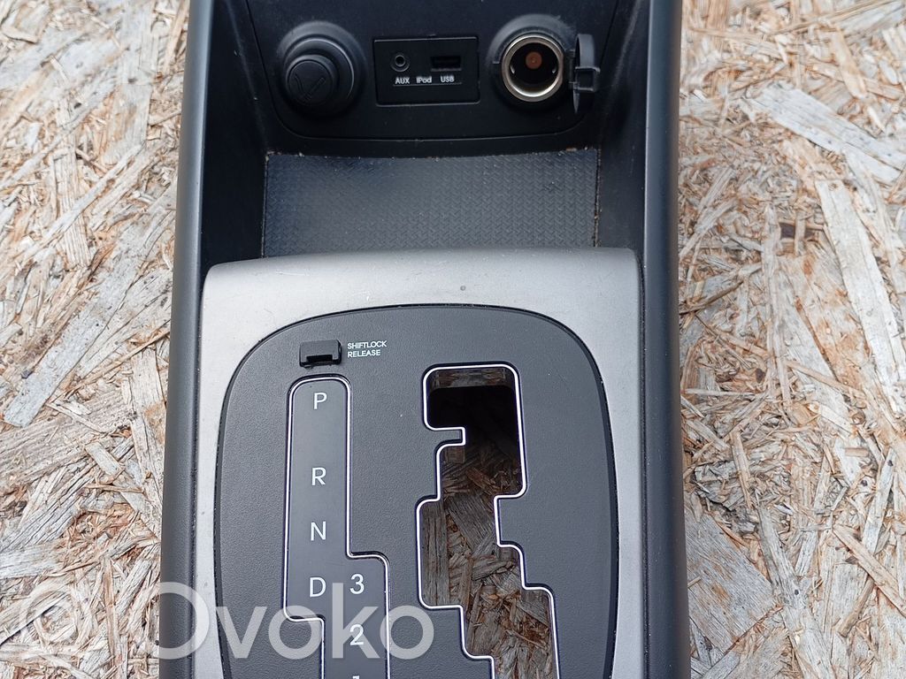 Hyundai i30 Center console decorative trim 