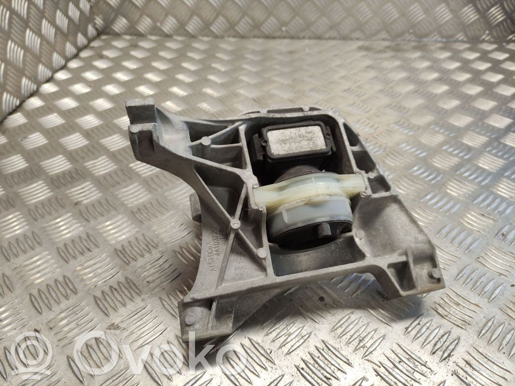 Peugeot 308 Engine mount bracket 