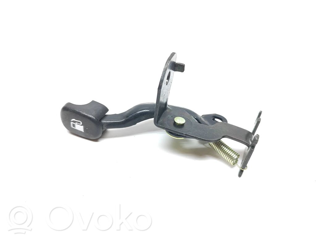 Fuel cap release pull handle