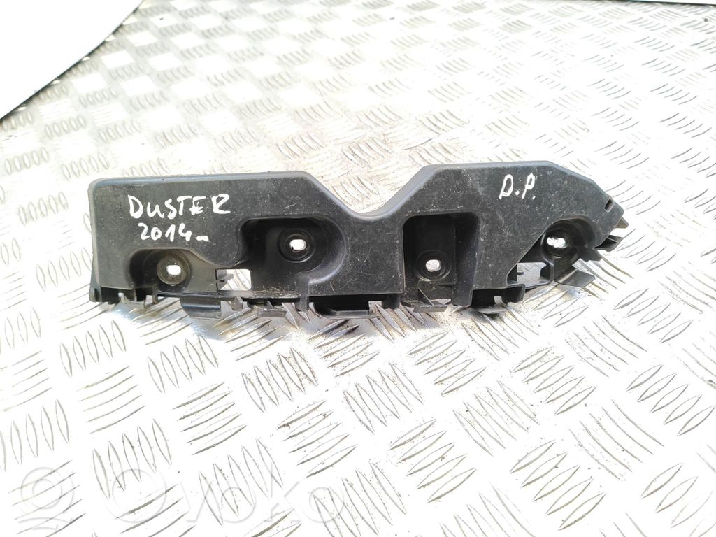 Dacia Duster Front bumper mounting bracket 