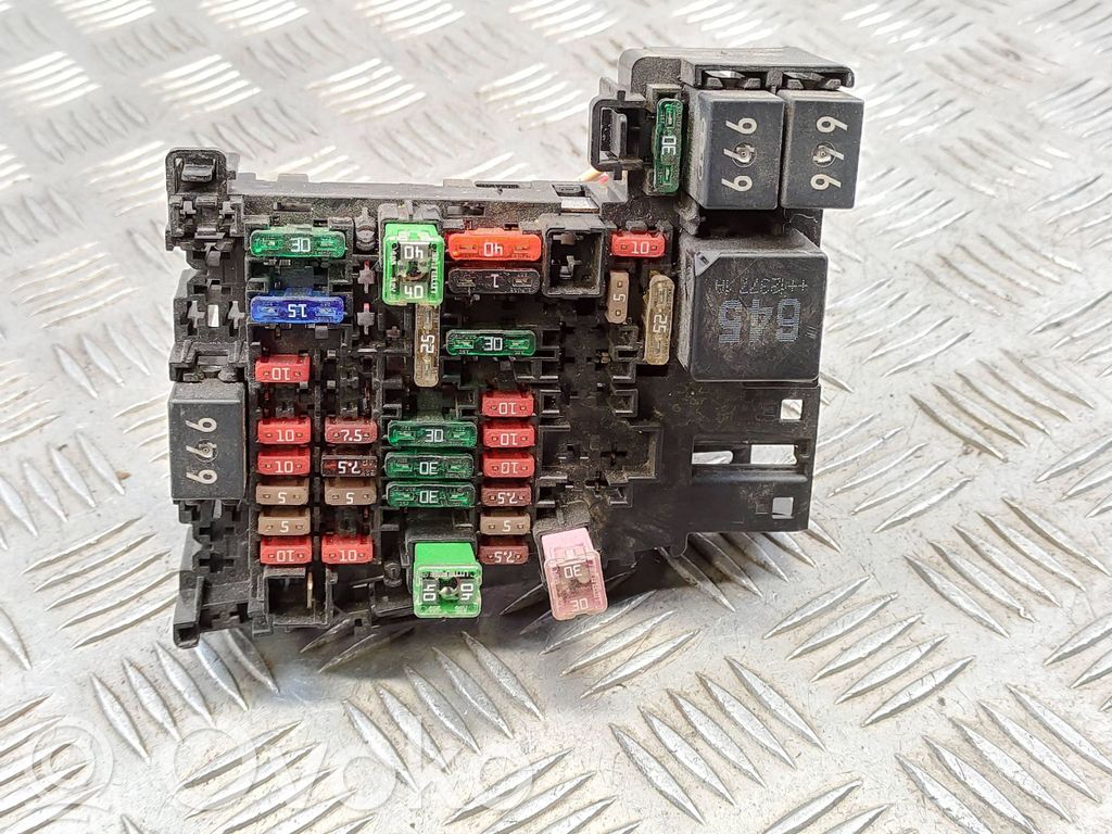 Audi A3 S3 8V Fuse module 
