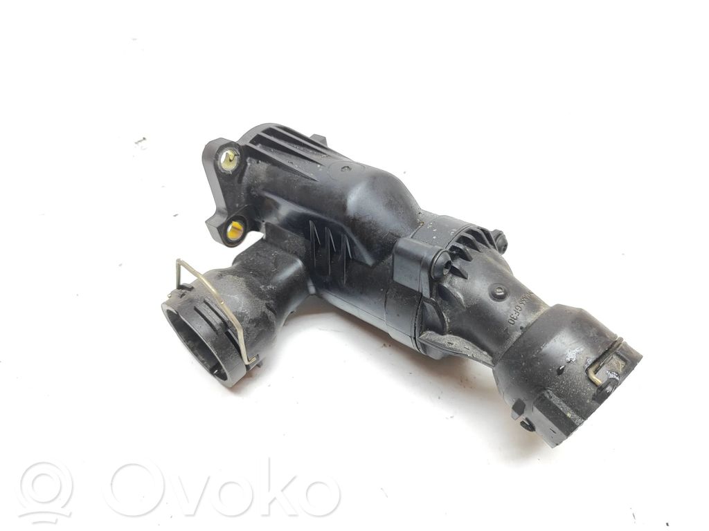 Audi A5 Sportback 8TA Termostaatin kotelo 