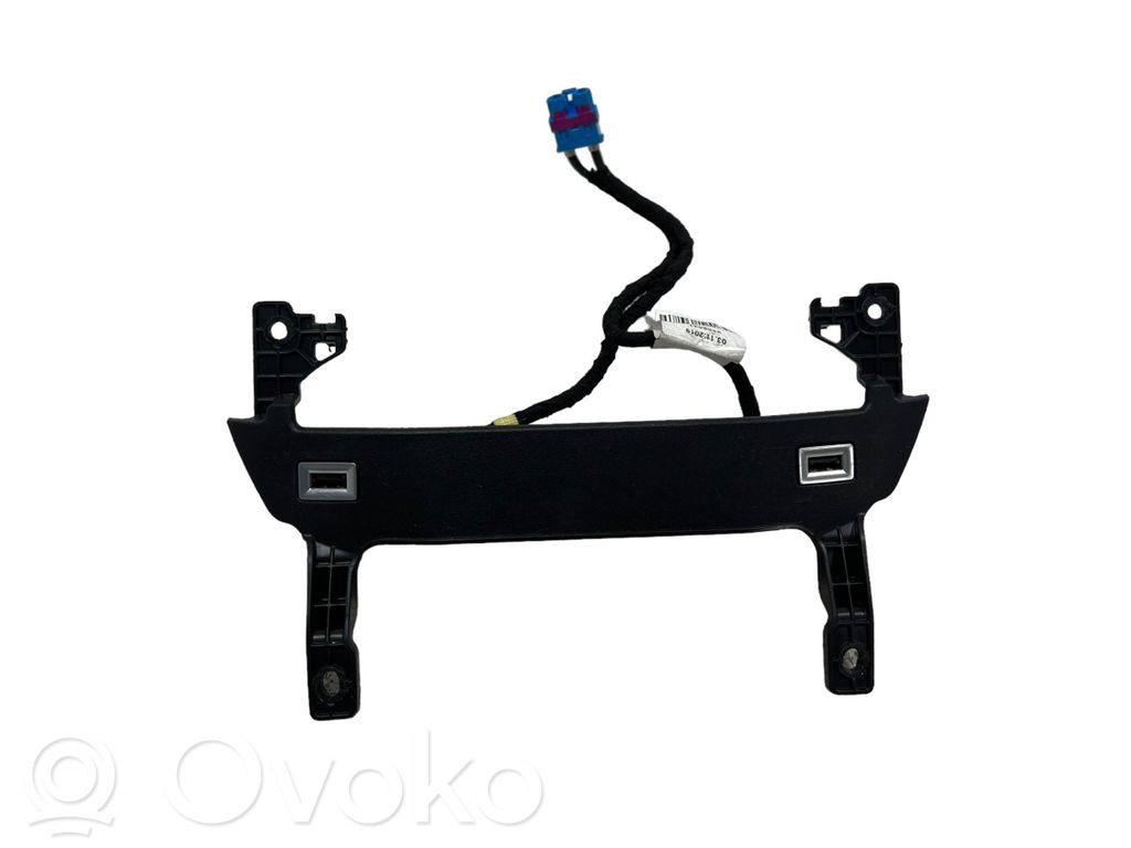 Peugeot 508 II Enchufe conector USB 
