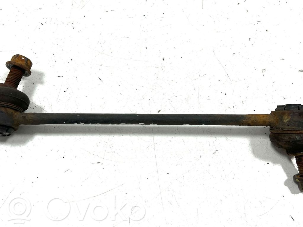 Priekinė stabilizatoriaus traukė