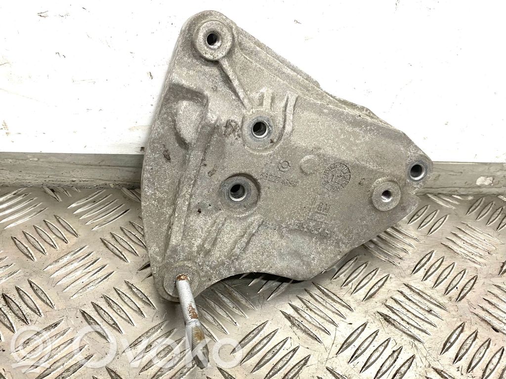 Chevrolet Volt I A/C compressor mount bracket 