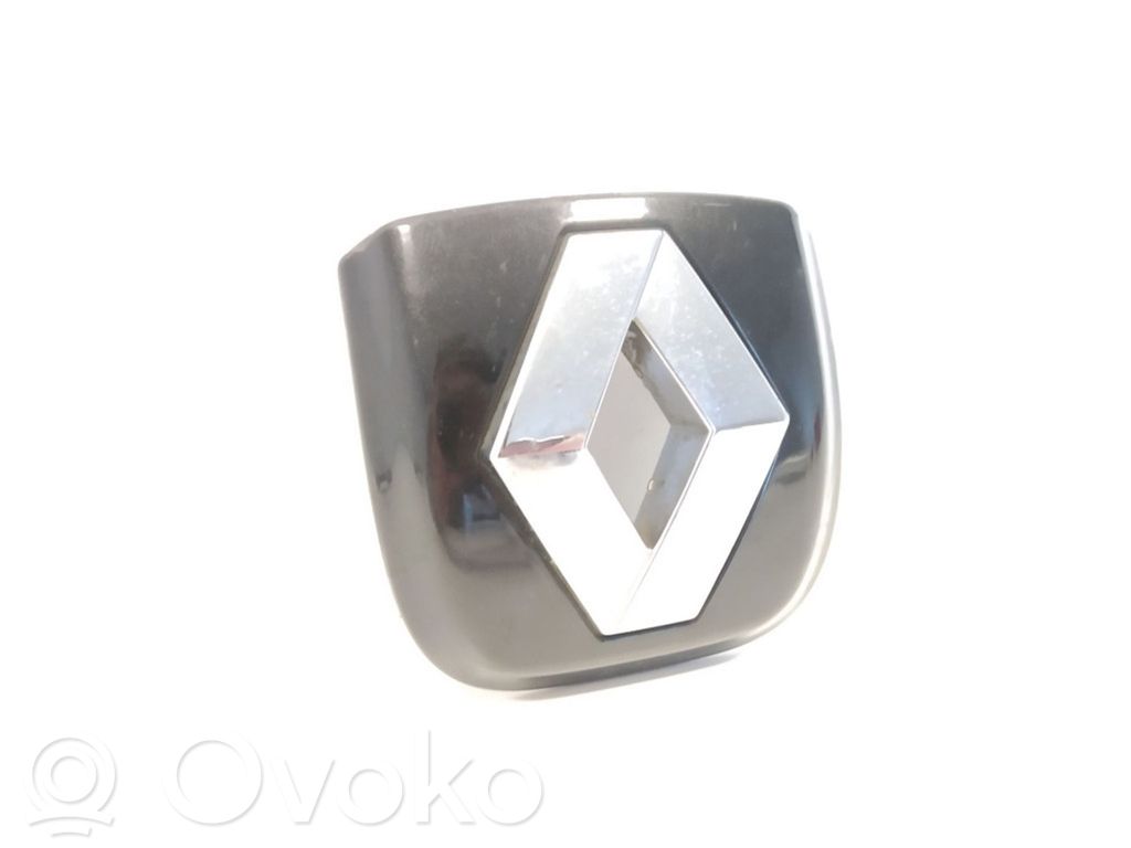 Renault Clio II Manufacturer badge logo/emblem 