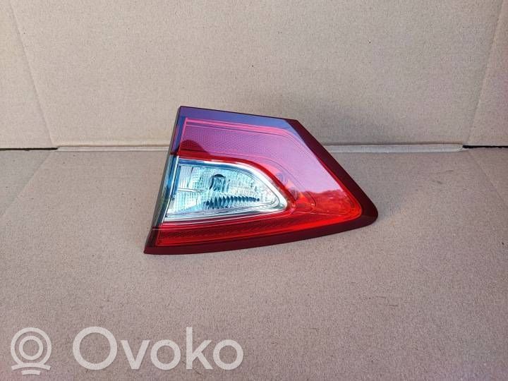 Ford Mondeo MK V Galinis žibintas dangtyje 