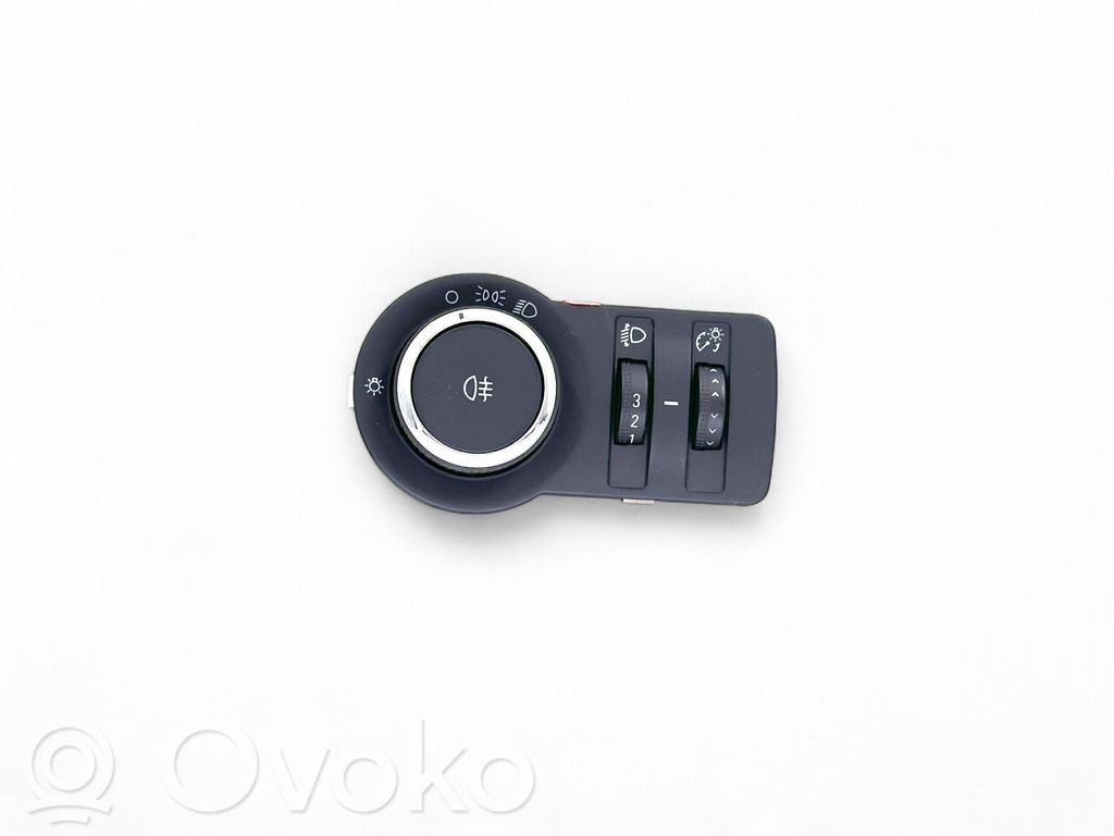 Opel Astra J Light switch 