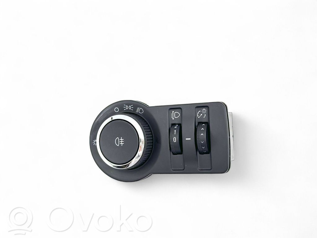 Opel Astra J Light switch 
