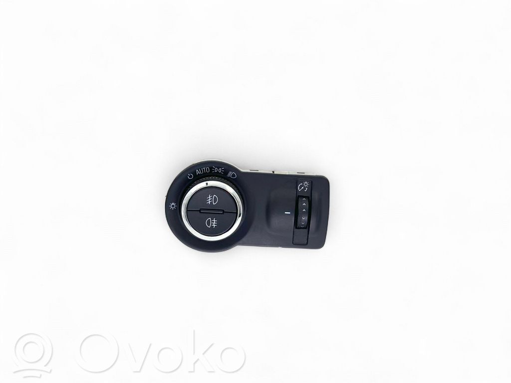 Opel Astra J Light switch 