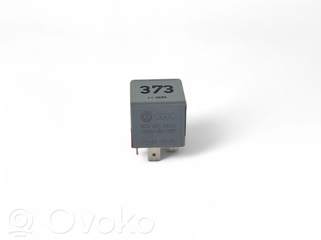 Volkswagen PASSAT B5 Other relay 