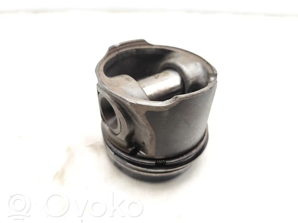 KIA Sorento Piston 