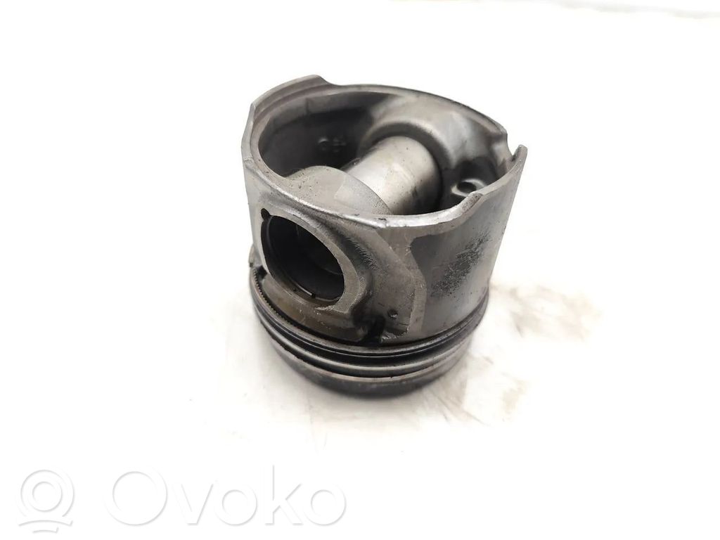 KIA Sorento Piston 