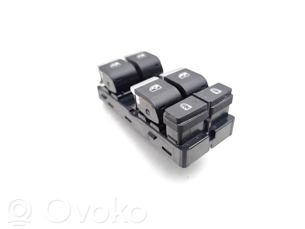 Audi Q4 e-tron Electric window control switch 