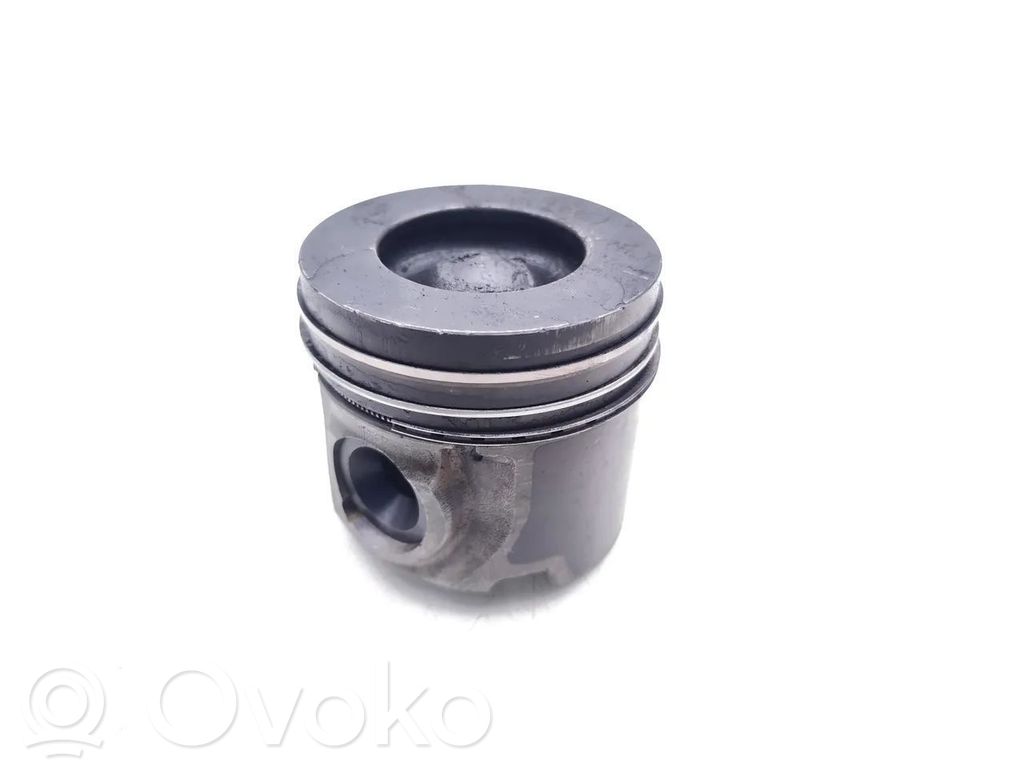 KIA Sorento Piston 
