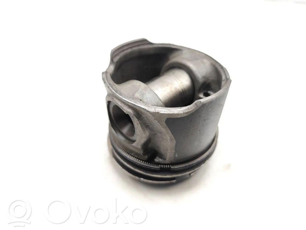 Piston   D4CB