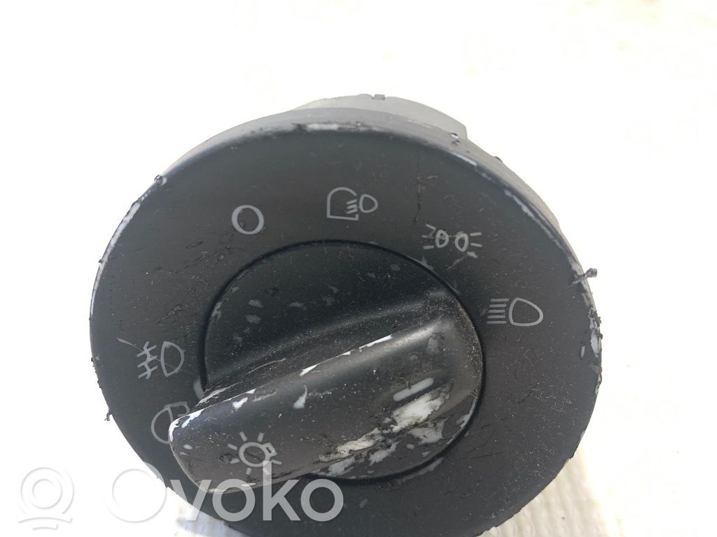 Skoda Octavia Mk2 (1Z) Interruptor de luz 