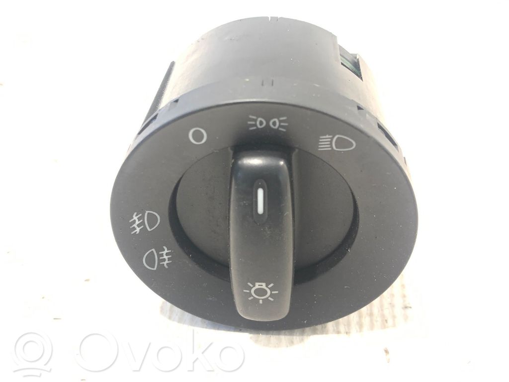 Volkswagen Golf V Light switch 