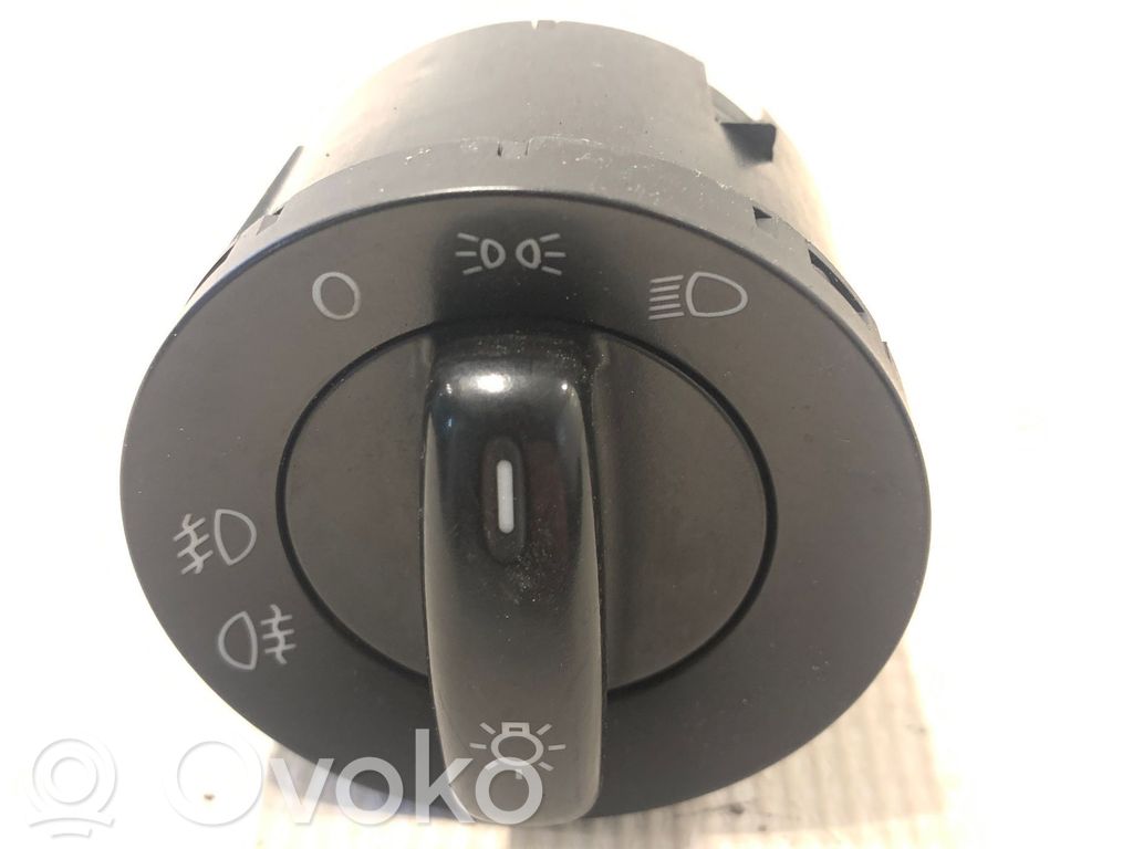 Volkswagen Golf V Light switch 