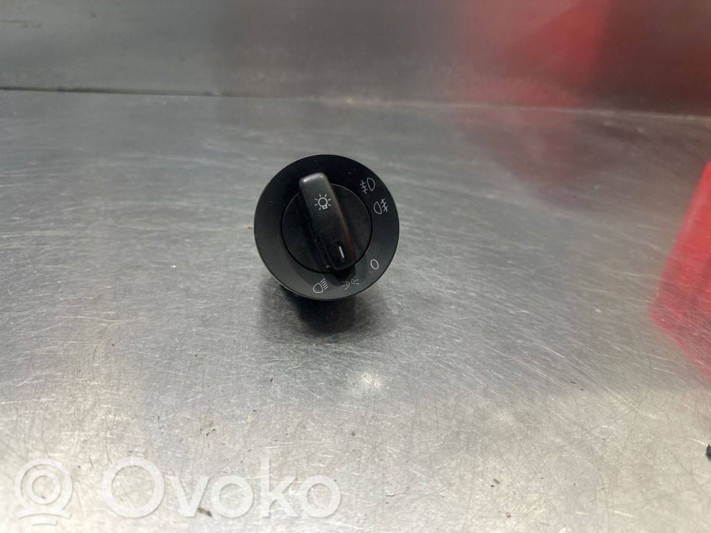 Volkswagen Golf VI Light switch 
