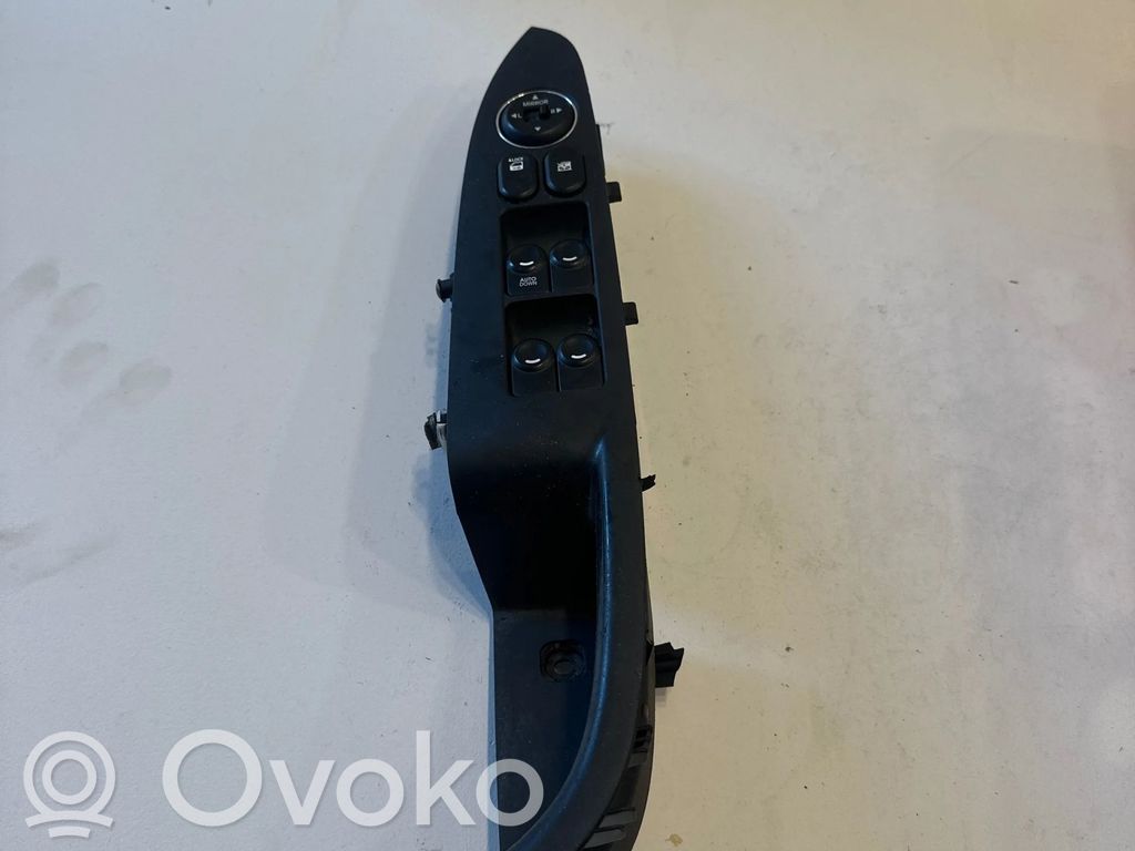 Hyundai i30 Electric window control switch 