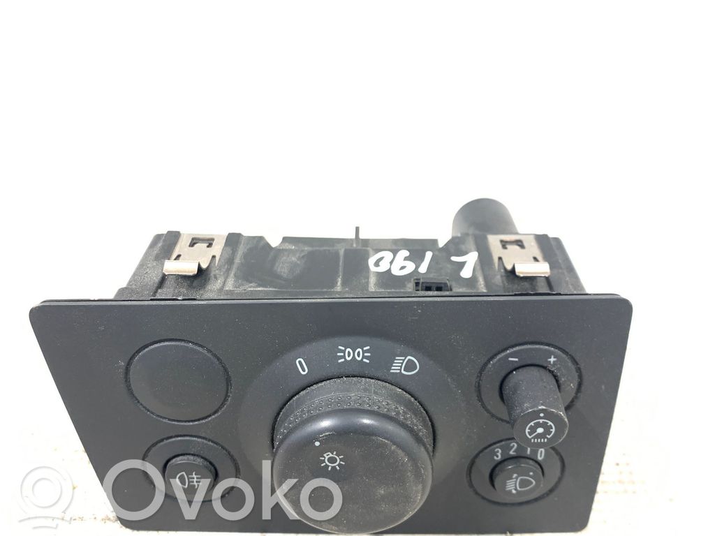 Opel Zafira B Light switch 