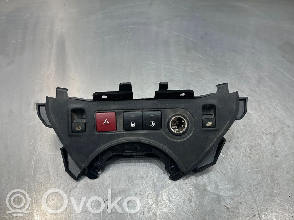 Peugeot Partner Hazard light switch 